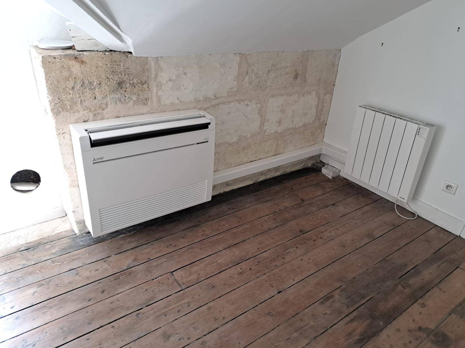 Remplacer un radiateur électrique par une console clim réversible Pessac 33600