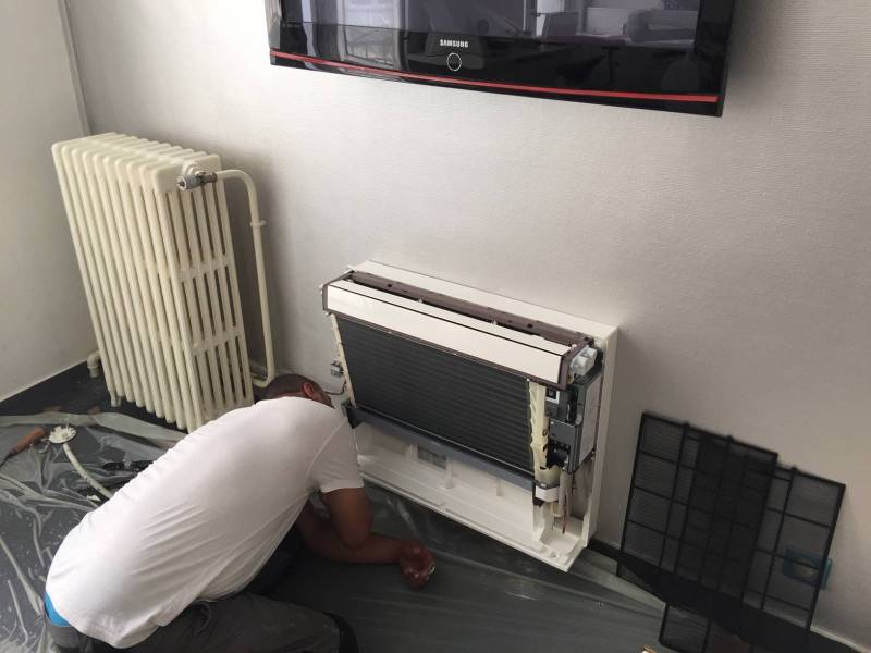 Installation de climatisation console Saint Vincent de Paul dans un appartement ancien